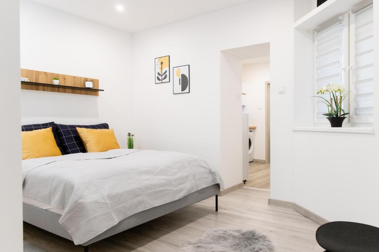 The Central Border Premium Apartment Štúrovo Extérieur photo