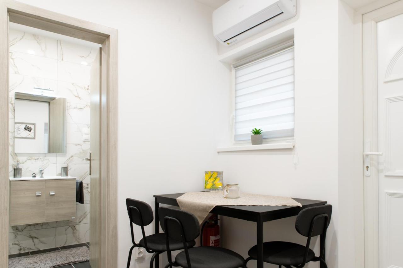 The Central Border Premium Apartment Štúrovo Extérieur photo